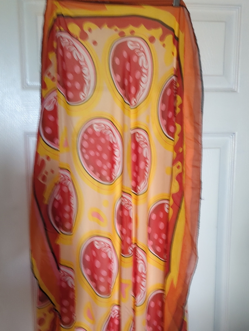 Bright Sheer Round Table Cloth